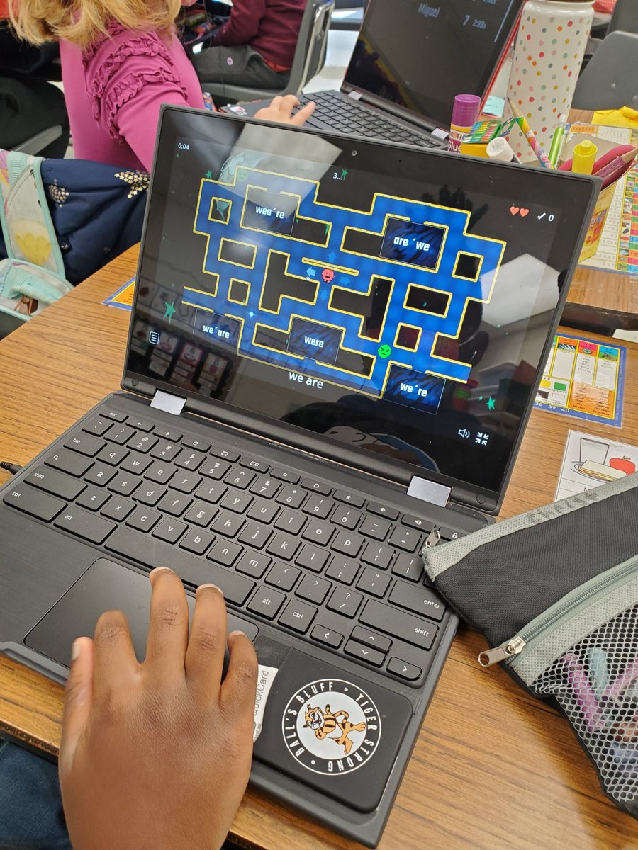 BbesFirstGrade's tweet photo. "This is seriously literally SO fun" said a first grader when reviewing contractions. #firstgrade #arcade #reading #learningcanbefun @BallsBluffLCPS https://t.co/gwDhpm8YQK