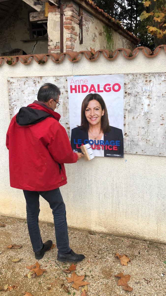 socialistes31's tweet photo. La Haute-Garonne est avec @Anne_Hidalgo ! Nous avons battu le pavé à #Montastruc-la-Conseillère, #Layrac-sur-Tarn et #Villematier pour vous parler de notre projet #Hidalgo2022.
Nos 10 premières propositions : 2/10 = L'égalité salariale femmes-hommes. https://t.co/bRSyAuzVpG