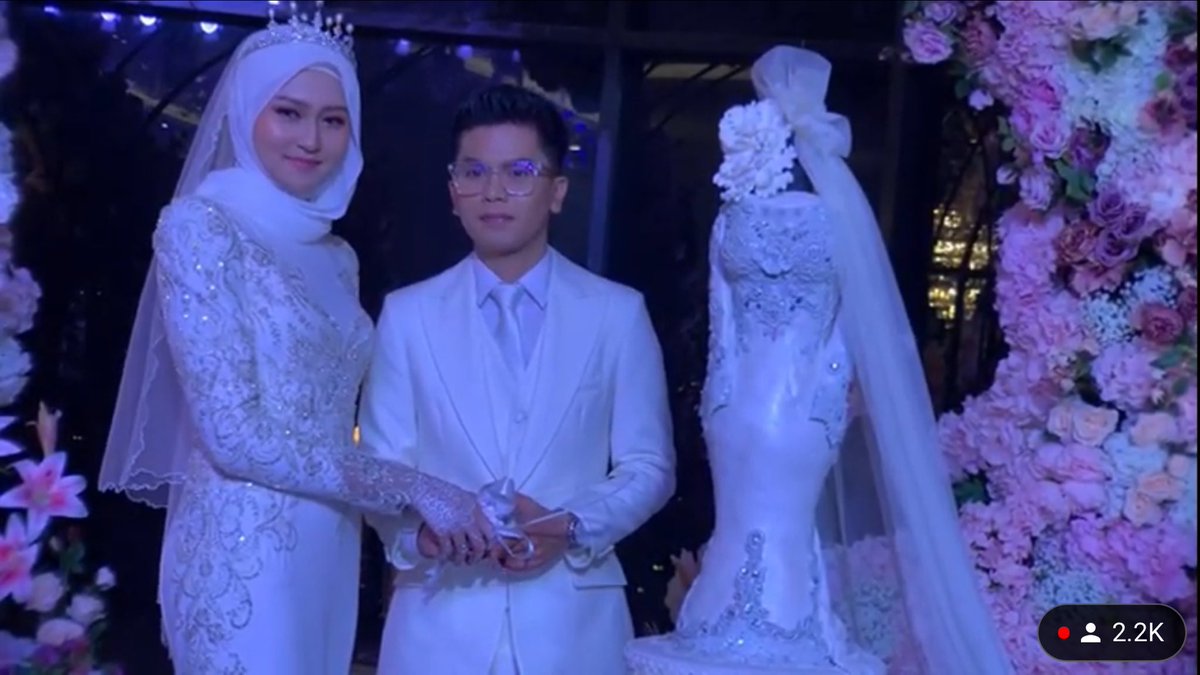 HasnanMiza's tweet photo. Uwaaaaaa ❤️❤️ Cantik dan sepadan sangat . congratzzz again. #HRxAS https://t.co/O7kwXwuIdj