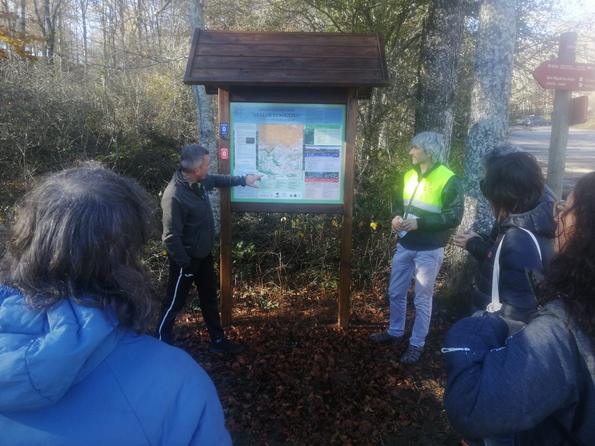 plazaola_org's tweet photo. Hoy se ha inaugurado el Centro de Orientación de #Aralar, impulsado por la #UniónAralar, @SAKANAgaratzen y @plazaola_org y Financiado por #RedExploraNavarra. Orientación en un paraje inigualable: #Aralar.
 
@sakana_eus @VisitNavarra #Mirua #orbela @ClubDeportivoNavarra  #Lursarea https://t.co/d8ZOorpyLs