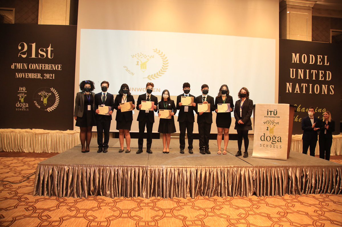 Lise öğrencilerimizin güncel dünya meselelerini İngilizce olarak tartıştığı, 21. d-MUN Konferansı'nın ilk etabı başarıyla tamamlandı.