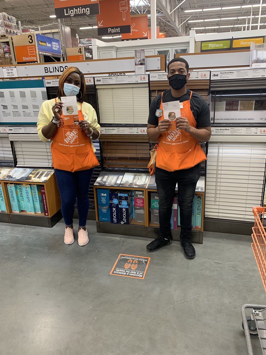 Congratulations to our specialist at 1832 Ebonie and Kevin  on their Gold  and Bronze award.  Thank you both for providing excellent customers service and for all you do to serve our customers you G.E.T. It!🎉
