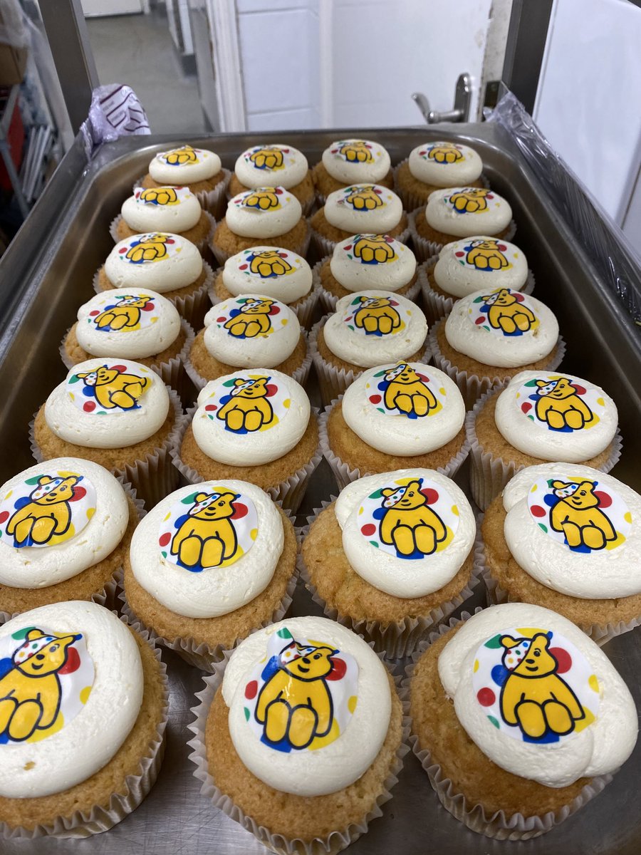 HawthornsSchool's tweet image. Hawthorns kitchen ⁦@chandco⁩ getting ready for today’s bake sale #childreninneed