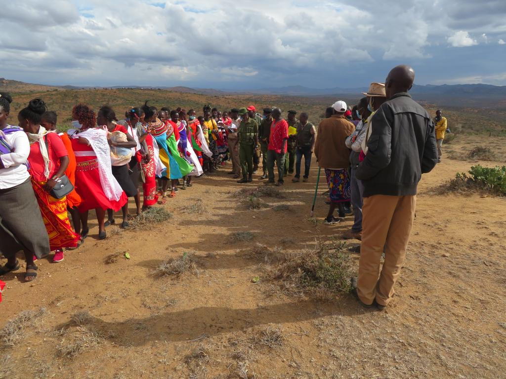 NaibungaC's tweet image. We are supporting our group ranches to register their lands as per Land Act 2016. Communities democratically elect 7 to 15 members of CLMC. We &amp;amp; our partners recognize the absolute land rights of our community members &amp;amp; this makes this process vital.  @conservancies 
@NRT_Kenya