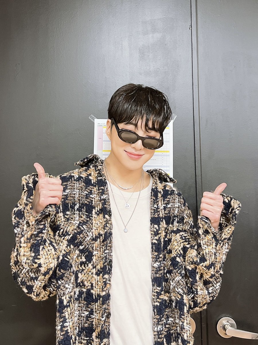 styleofkceleb's tweet photo. 211119 Seungyoon Winner - Instagram &amp; Twitter update

FAITH CONNEXION - tweed button-down shirt jacket
$1,292
🏷️ https://t.co/ywonRYmxh7

#WINNER #위너 #Seungyoon
#KangSeungyoon #승윤 #강승윤
#Styleof_WINNER #Styleof_SeungyoonWINNER https://t.co/JMLKHZubxq