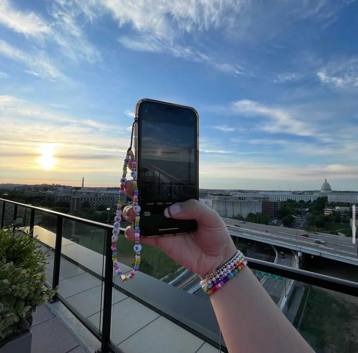 When your camera roll is full of sunset photos. 😍🌇 Enjoy Insta-worthy backdrops every night at Novel’s rooftop. #ThankfulForNovel

Make this view a reality: novelsouthcapitol.com
📸 IG: something.beaded
