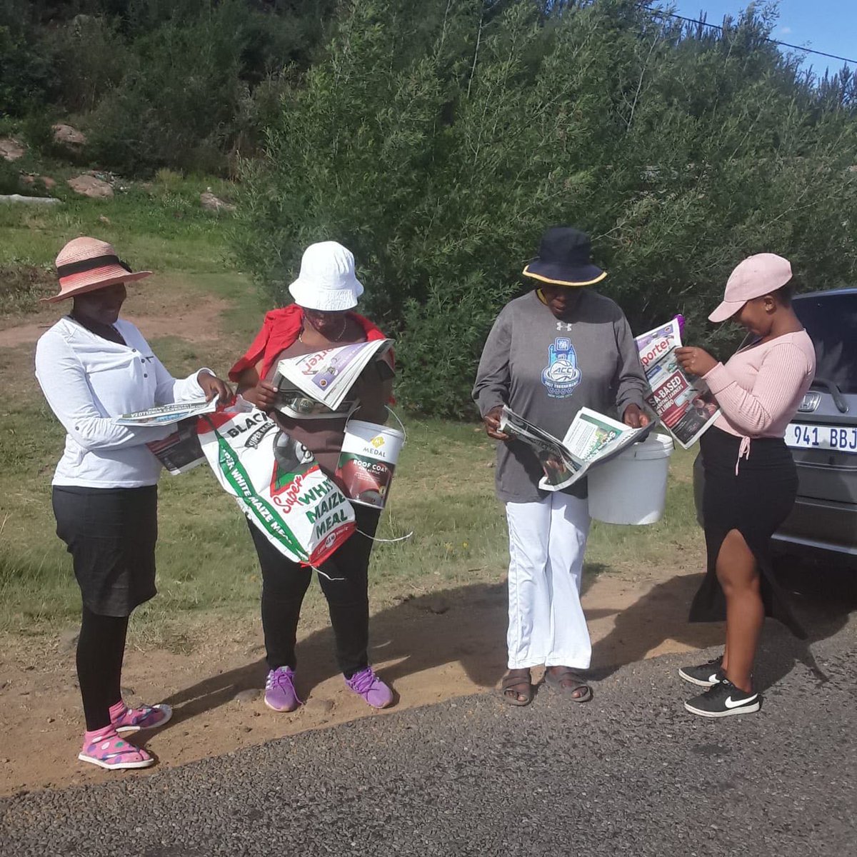 TheReporterLS's tweet photo. #SpotTheReporter
📍Mt Moorosi, Quthing
⏱ 19 Nov, 2021
#NationWideDistribution #Lesotho https://t.co/zyxOTNJuif