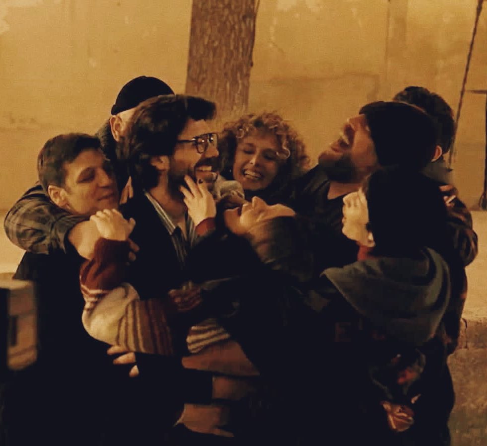 patogp_'s tweet photo. Que tu familia, no volverá a reunirse 🥺
#DepressionTime
#FaltaMuyPoco
#LCDP5 https://t.co/qt36CyEzU8