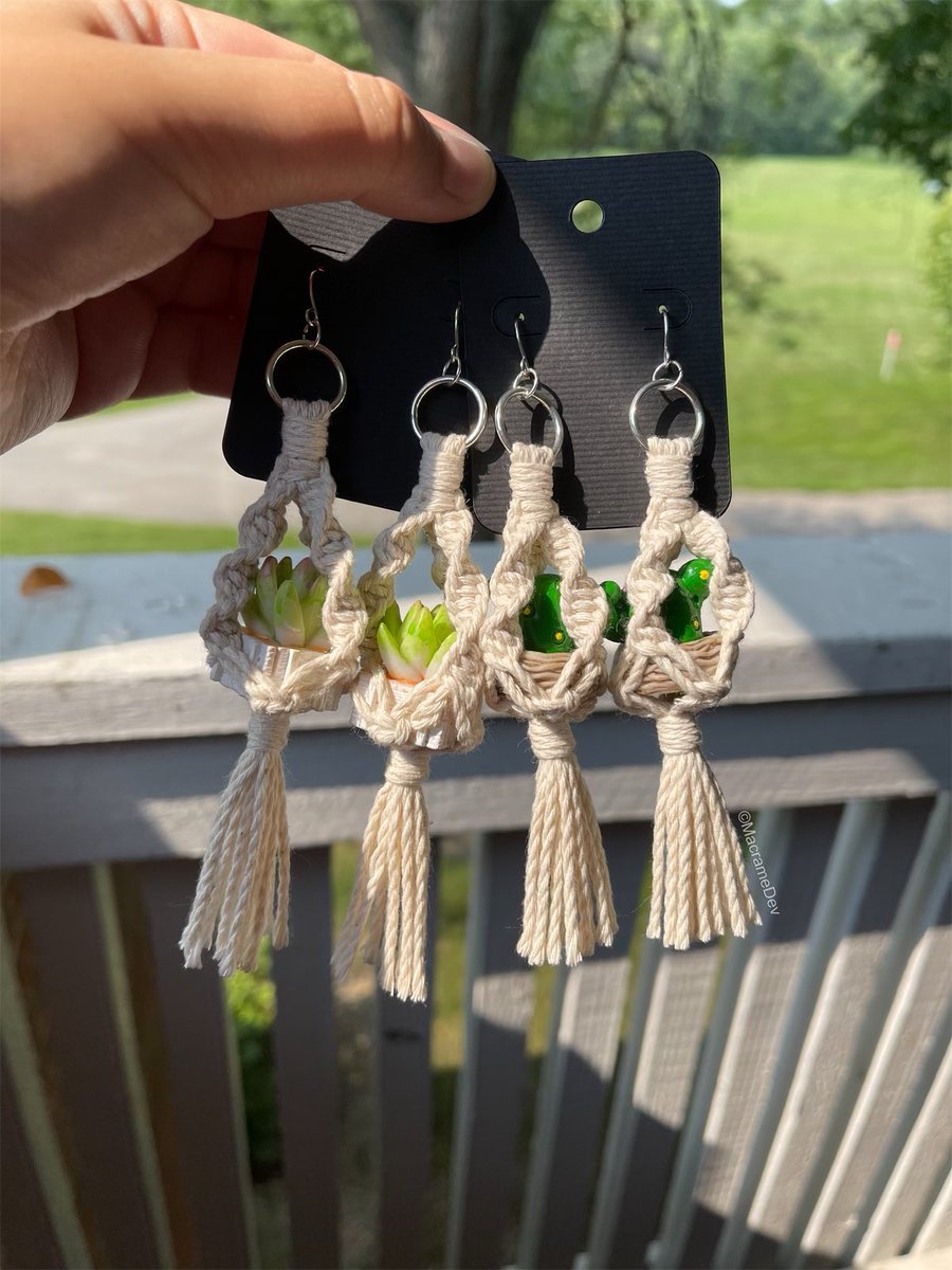 MysticStitchCo's tweet photo. Handmade Macrame Mini Plant Hanger &amp; Succulent Earrings 🪴

Perfect stocking stuffers for plant lovers! ♥️ https://t.co/R0pC7yfVaN