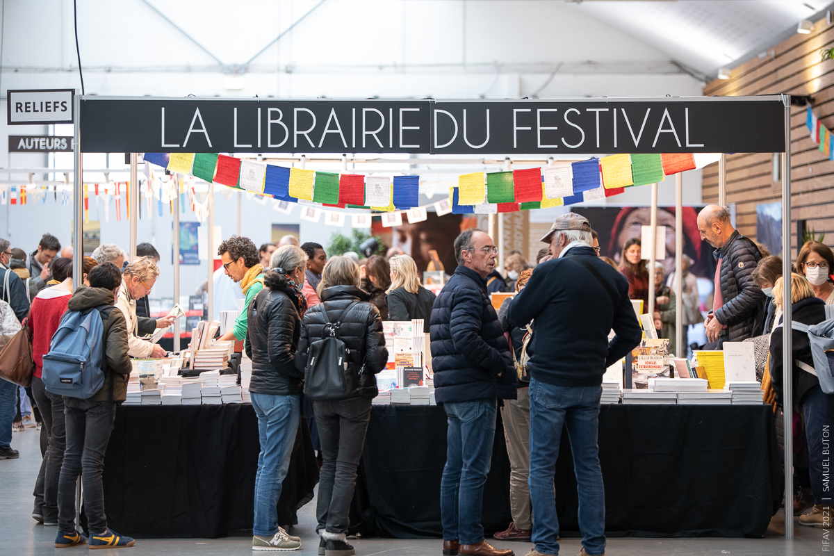 Fifav_LR's tweet photo. La #lecture, c'est aussi l'#aventure ! Découvrez nos 3 #librairies partenaires Les Rebelles Ordinaires, la Librairie Gréfine et La Corderie Royale ! Accès libre et gratuit toute la journée !
📸 Samuel Buton
#FIFAV2021 #festival #film #livre #larochelle https://t.co/0ot3bFDso6