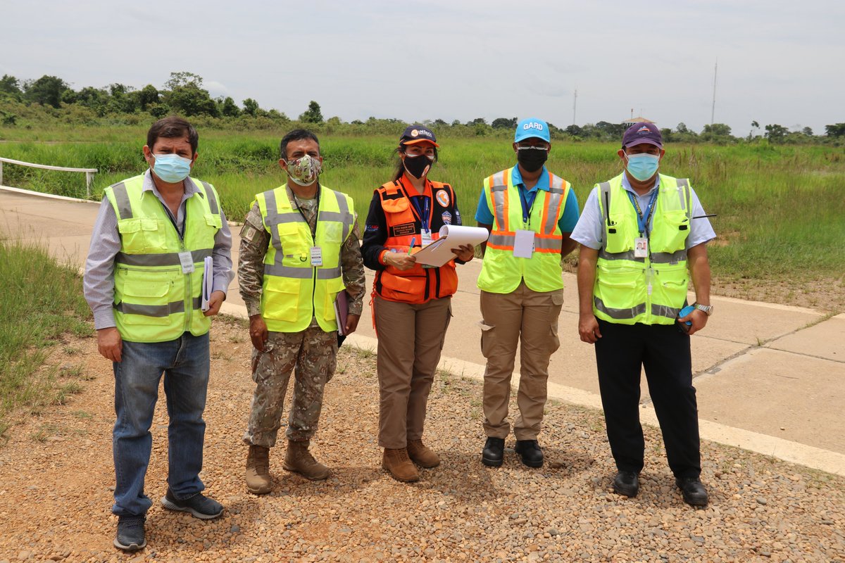 PNUDperu's tweet photo. Contar con aeropuertos preparados frente a emergencias y desastres permite una respuesta rápida y eficaz, enfocada en reducir pérdidas y salvar vidas
#PuertoMaldonado se suma al programa "Preparación de Aeropuertos ante Desastres" #GARD ✈️
#DPDHLGroup #GoHelp #WeDeliverdHelp https://t.co/XM4tce8sLg