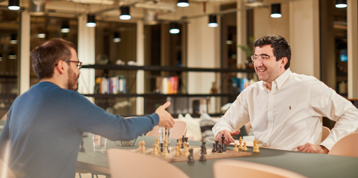 Deepmind's AlphaZero Plays Chess