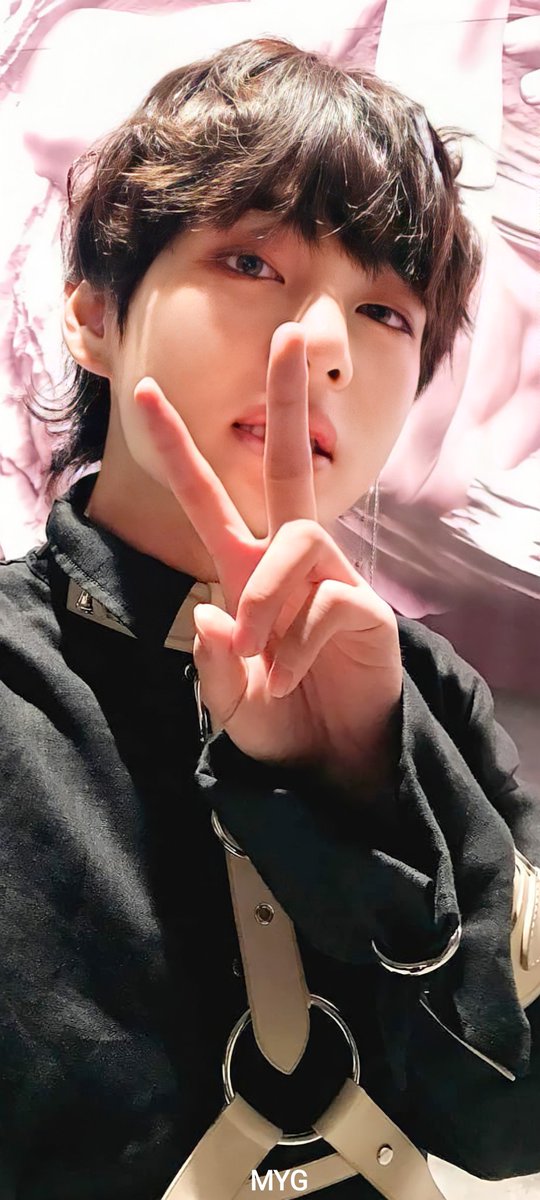 Min_Genius1994's tweet photo. A SELFIE WHT WE NEED💜

MAKNAE LINE HD WALPAPERS

#btskaraoke #BTSCONCERT #BTSinLA #BTSDynamite #BtsDiscography #BTS #BTSARMY #Jiminie #JIMIN #BTS_V #TAEHYUNG #BTSJUNGKOOK #BTSJIMIN #JUNGKOOK #JK #BTS_POPUP #BTS_OF_THE_DAY #BTSWALLPAPER #btslockscreen @BTS_twt https://t.co/Z5iudeU8Uq