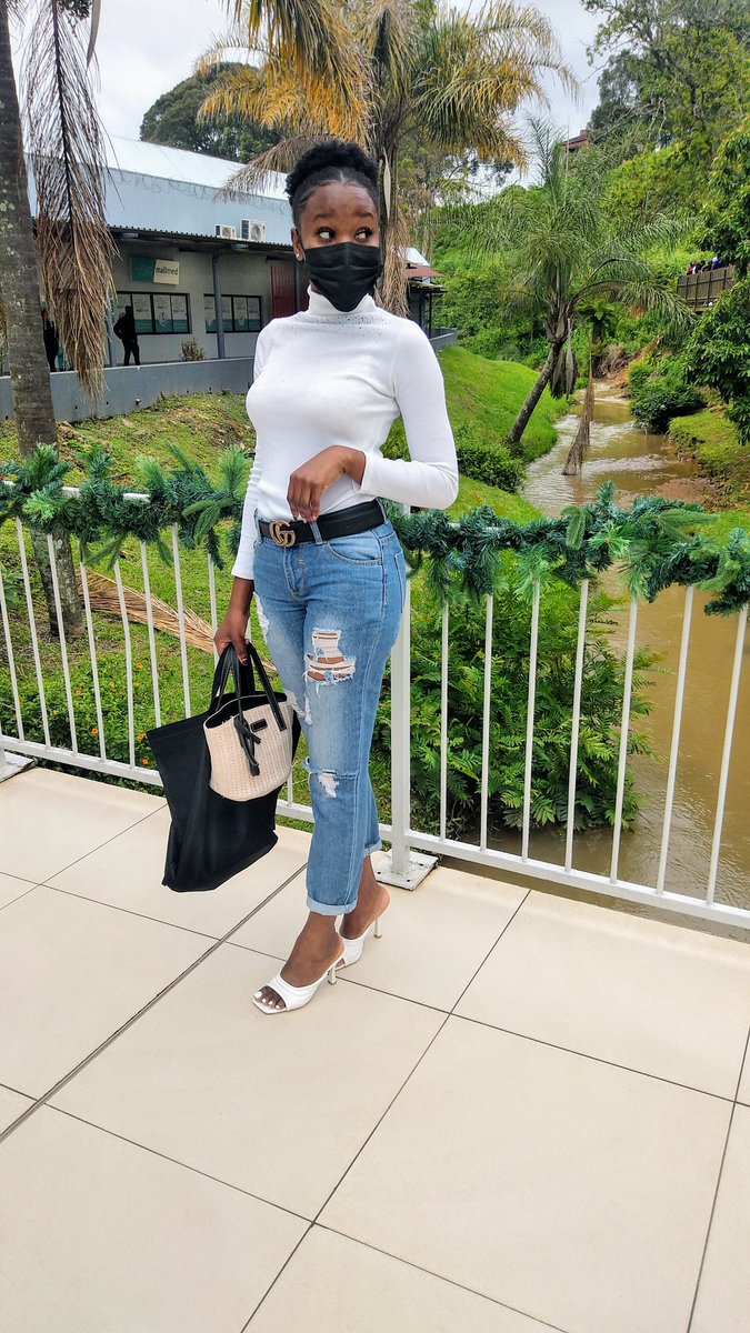 MambaWenzy's tweet photo. Let's see how your Friday is! #Fridaypics #FridayVibes https://t.co/sggkT6kTvf