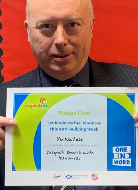 morganacademy1's tweet photo. Miss Sinclair and Mr Wallace with their pledges #5DaysofKindness #antibullyingweek2021 @_respectme_ @DundeeHWB1 @DundeeLearning https://t.co/olVAchZY8h
