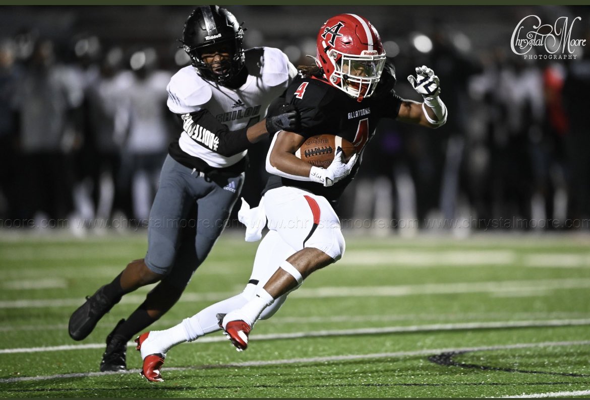 Jaydenponder4's tweet photo. Junior Campaign (8 Games) ❗️
1060 Rushing Yards 8 Touchdowns❗️
Georgia 6AAAAAA Football ❗️
@ahsbucsfootball @Mansell247 @RivalsJohnson @ChadSimmons_ 
@CFravel247 @BALLERSCHOICE1 @MattDeBary @ErikRichardsUSA 
@BenMoore247 @GAEliteClassic 
https://t.co/PJZKtaXMAO https://t.co/6612lONizR