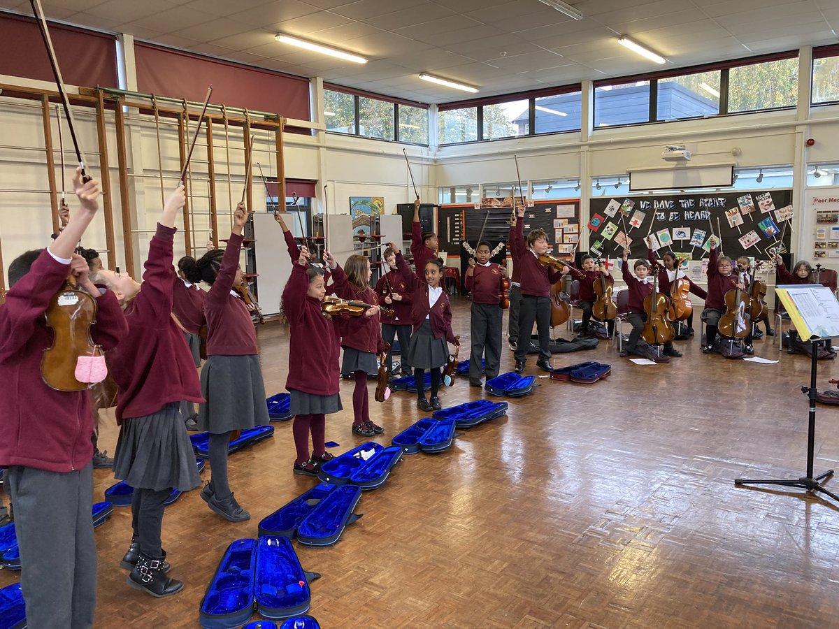 MrFielderHMPS's tweet photo. Otters class in full orchestra mode this morning #playingtogether #teamwork @HerbMorrPriSch @IHLambeth https://t.co/AHV8UZq63r