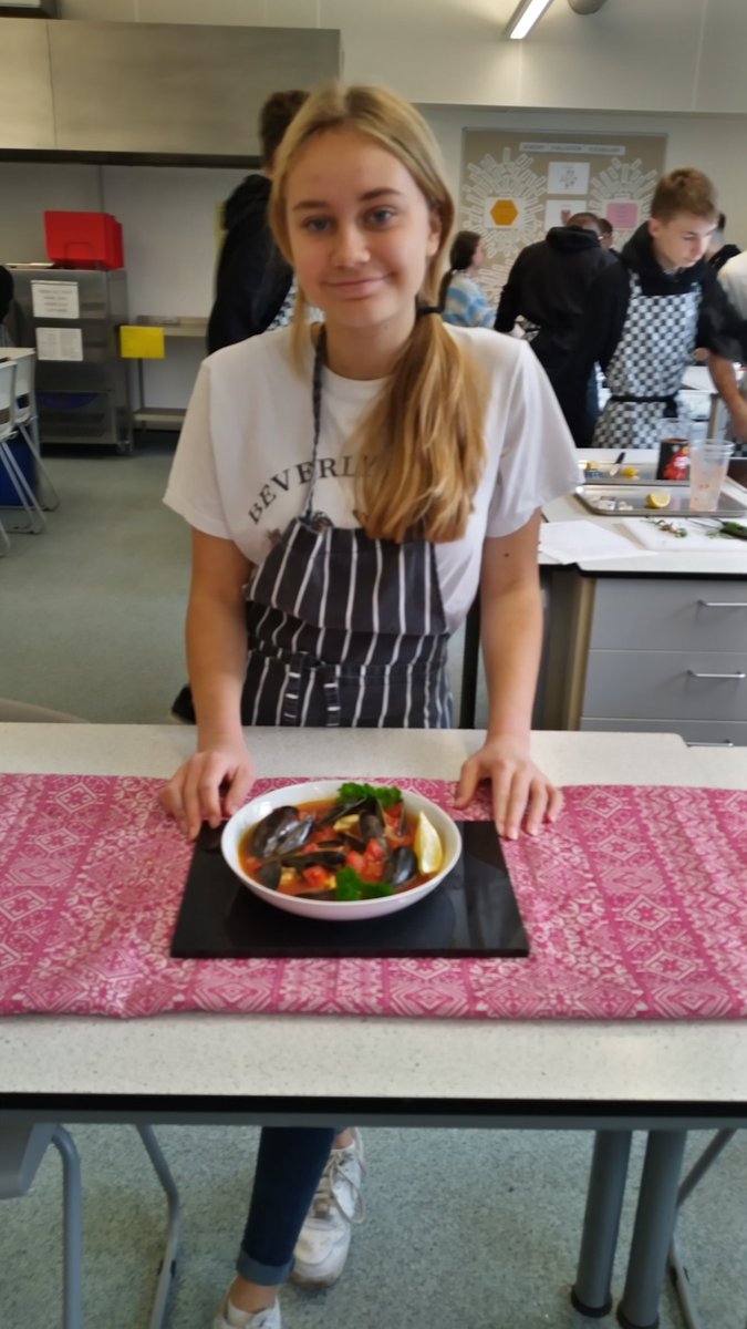 Yr11 food students at North have been flexing their #musselpower today by preparing, cooking and eating fresh 'Angry Mussels'. Special thanks to The Food Teachers Centre for making this possible @foodtcentre #fishheroes @fishmongersCo @offshoreShell @Foweyshellfish @mjseafood