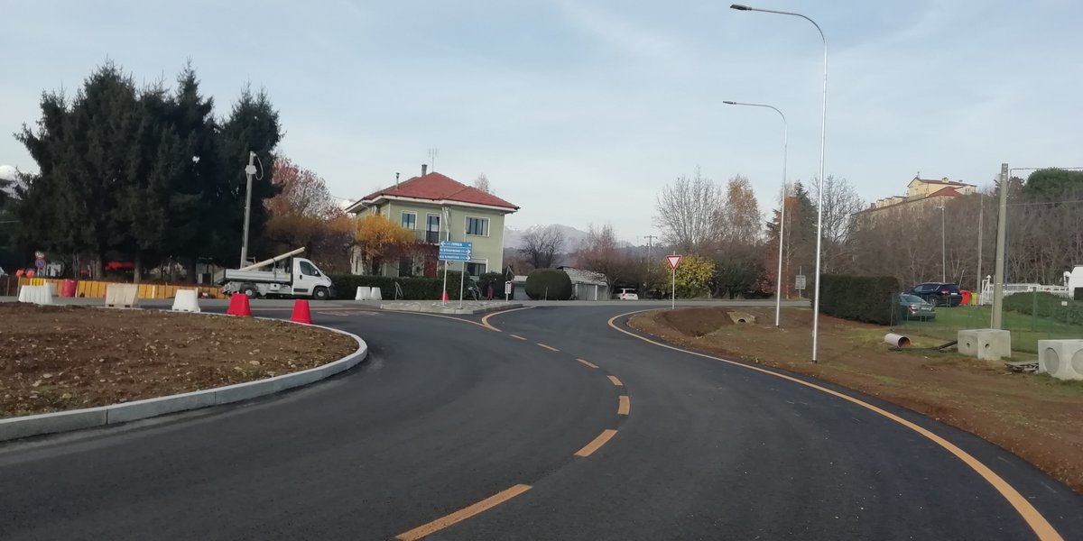 CittaMetroTO's tweet photo. #stradeCittaMetroTO #viabilità #rotatoria #sp41dir03
Divieto di transito su Sp 41 diramazione 3 dal Km 0+000 al Km 0+035, nel territorio del Comune di #TorreCanavese, per l’utenza transitante in direzione Bairo-Torre dal 📌22/11 e fino a cessata esigenza https://t.co/82m2QR3dWi https://t.co/zVIxPzRuJx