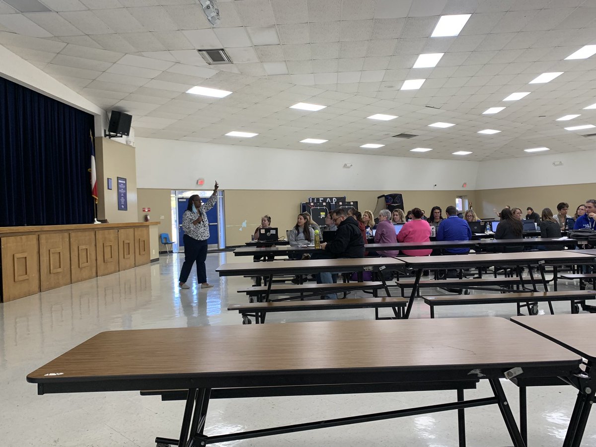 Character Strong Training to kick this PD day!!! Thank you <a href="/CharacterStrong/">CharacterStrong</a> #robinsonisd