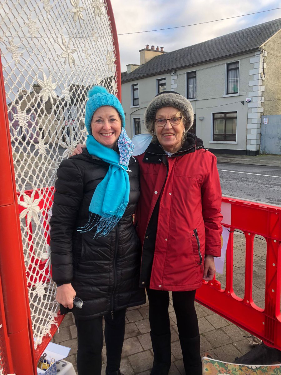 headfordlace's tweet photo. Committee member Ger has been playing an absolute blinder with sewing #LaceMatrix @galway2020 in the cold the last few days, today she has help from Bríd Durkan and together they are remembering their ancestors who worked at @FoxfordMill #HeadfordFaceProject /2 https://t.co/odSweVipui