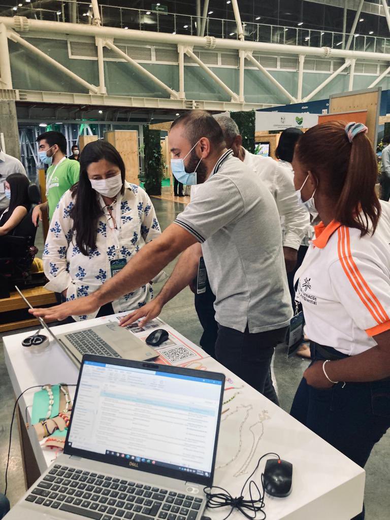 JAIROLEONZAPATA's tweet photo. La #CumbreEcominera, gran oportunidad para dar a conocer los proyectos de investigación e innovación que aportan a la visión de sostenibilidad del sector minero🇨🇴 Recibimos al @MinEnergiaCo  @CCRR_Colombia  @minas_antioquia @AIMC_Colombia para articular acciones institucionales. https://t.co/zNyumapvQG