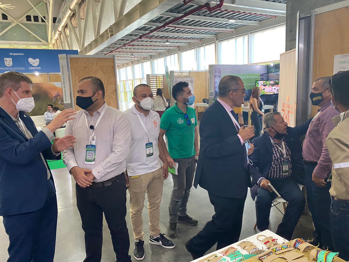 JAIROLEONZAPATA's tweet photo. La #CumbreEcominera, gran oportunidad para dar a conocer los proyectos de investigación e innovación que aportan a la visión de sostenibilidad del sector minero🇨🇴 Recibimos al @MinEnergiaCo  @CCRR_Colombia  @minas_antioquia @AIMC_Colombia para articular acciones institucionales. https://t.co/zNyumapvQG