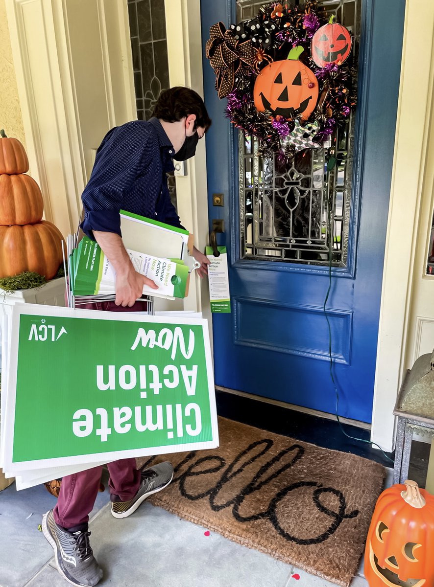 LCVoters's tweet photo. We would not be here without the work of our organizers, who knocked on 338,000+ doors and inspired thousands of community members to reach out to Congress.
Achieving a 50% cut in emissions by 2030 and passing the #ClimateTest is one step closer to reality because of you! https://t.co/xojFkXArst