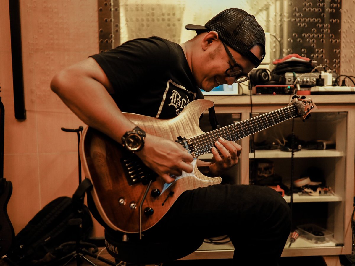 burgerkill's tweet photo. One step closer… https://t.co/ZF8a8jBtN3