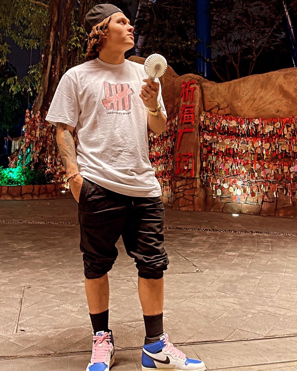 air max 97 on feet with shorts