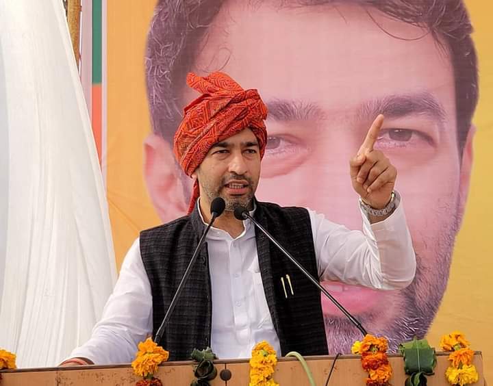 shashankmalik14's tweet image. आज बागपत विधानसभा में आयोजित "पंचायत प्रतिनिधि सम्मान समारोह" में मुख्य अतिथि क्षेत्रीय अध्यक्ष पश्चिम क्षेत्र श्री @MohitBeniwalBJP जी का स्वागत किया एवं क्षेत्रीय अध्यक्ष जी ने सभा में उपस्थित समस्त पंचायत प्रतिनिधियों को सम्मानित कर सभा को संबोधित कर हम सबका मार्गदर्शन किया।