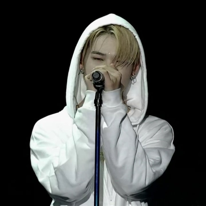 Ddeonu_Wonnie's tweet photo. Riki-yah I know that you miss your mom, dad, and your siblings, I hope you guys meet before your birthday that would be the happiest thing ever. Remember that your hyungs and us #ENGENE are always here for you our precious maknae <3 https://t.co/5EcDsrSxDv