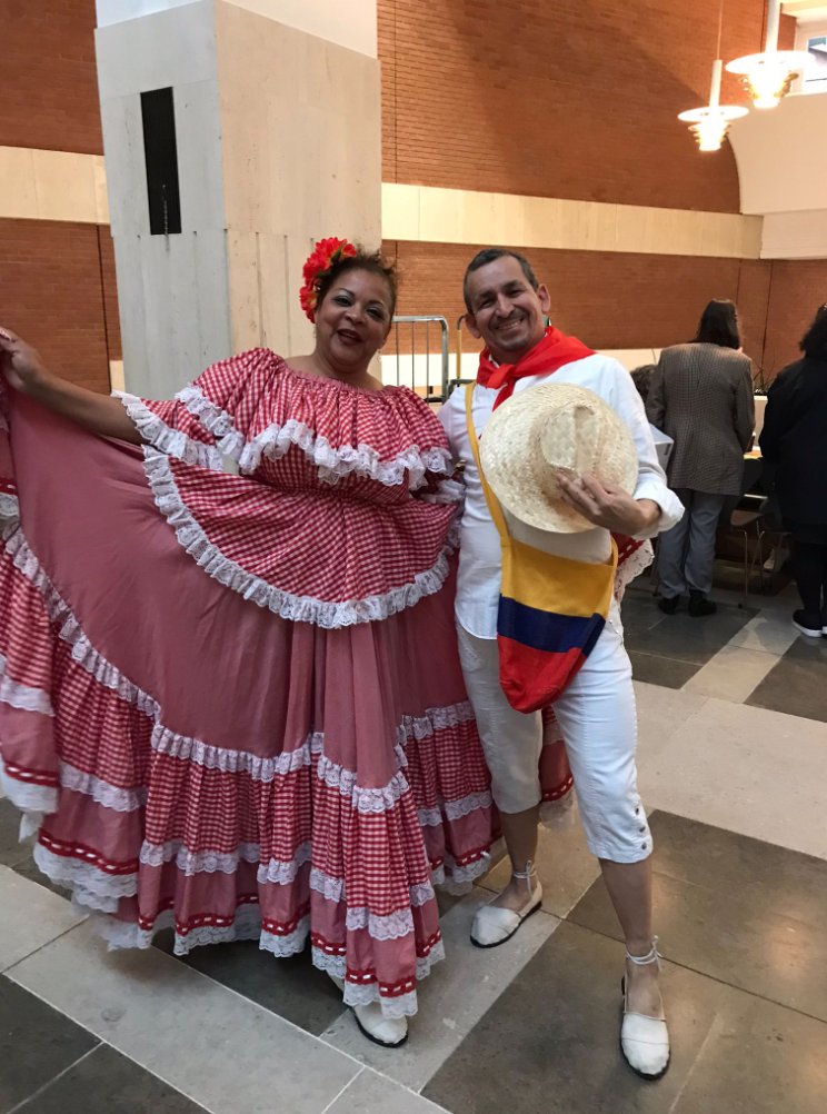 MVRColombia's tweet photo. Y por último hoy...

@MVRColombia #museumforme 
and @BL_Americas were joined  by the incredible Marta and Libardo, supporting @EnlaceCEVUKI @ComisionVerdadC, putting cumbia at the heart of 
@britishlibrary for #BeingHuman2021.

Un día estupendo ¡Gracias a todos!

@ahrcpress https://t.co/6nRIlQNoJP