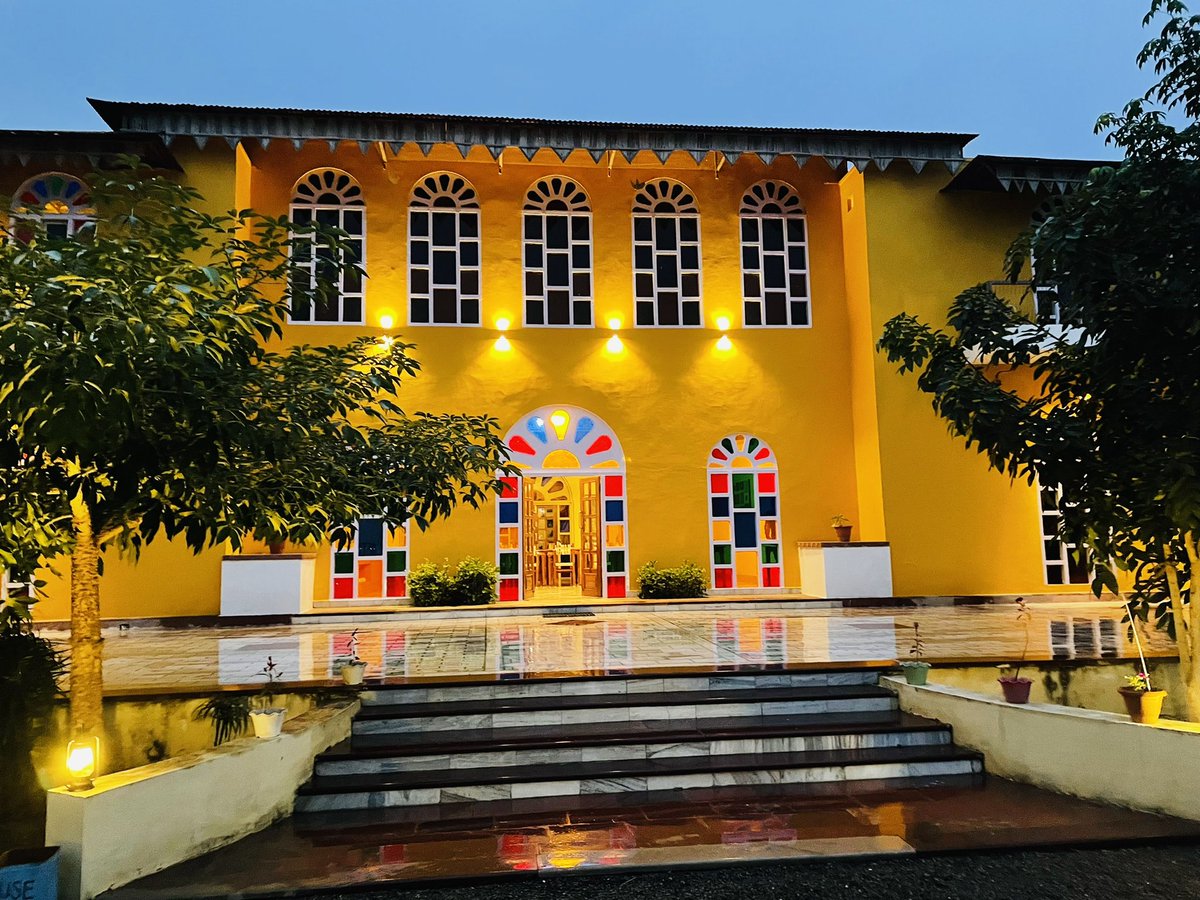 techtraveli's tweet photo. A superb retreat away from the hustles and bustles of city esp #smog . #travelforpeace #relaxingweekend #rajasthantourism #ranthambore #anantvanranthanbore #IncredibleIndia #kidfriendly @anantvan @my_rajasthan @incredibleindia https://t.co/XAfvzOjEsx