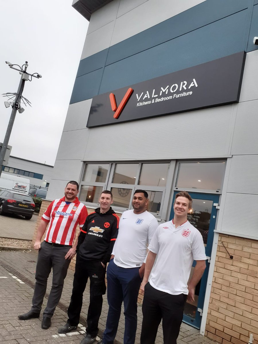 toaf12's tweet photo. Football Shirt Friday at Valmora Kitchens and Bedrooms
#valmora #talksport #FootballShirtFriday https://t.co/Fe3q8Fyj0j
