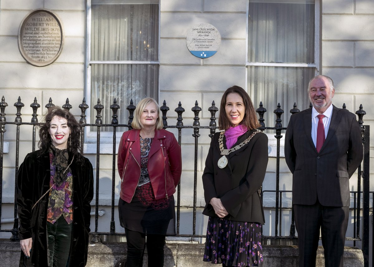 Today we honoured poet, feminist, &amp; nationalist, Jane Wilde, with a commemorative plaque at 1 Merrion Square, D2, her former residence. The plaque joins existing ones which commemorate her husband, Sir William Wilde, &amp; her son, Oscar. Unveiled by <a href="/LordMayorDublin/">Lord Mayor of Dublin</a> <a href="/AlisonGilliland/">Dr. Alison Gilliland</a>