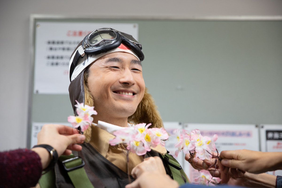 takuya_sindo's tweet photo. 戦後76年を飛び越えて
『MOTHER マザー～特攻の母 鳥濱トメ物語～』

配信が終了しました。

素晴らしい作品に関われたこと、
本当に、誇りに思います。

感謝。

素敵なお写真は野田佳代さん(@QgoS6)に撮っていただきました。
ありがとうございます。

松永武志 役　神道拓也
#舞台マザー https://t.co/HfnMeLt95k