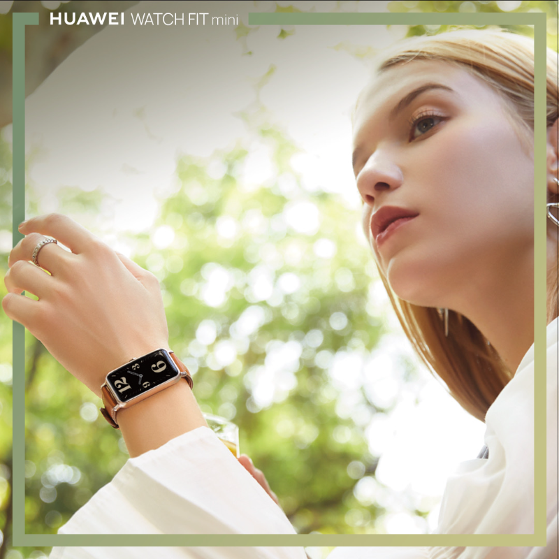 HuaweiMobileUK's tweet photo. Style your way to fitness with the #HUAWEIWATCHFITmini! The combination of a classic design with 96 workout modes and health features makes this a fashionable way to track your health and fitness. 💪 Discover more.👇