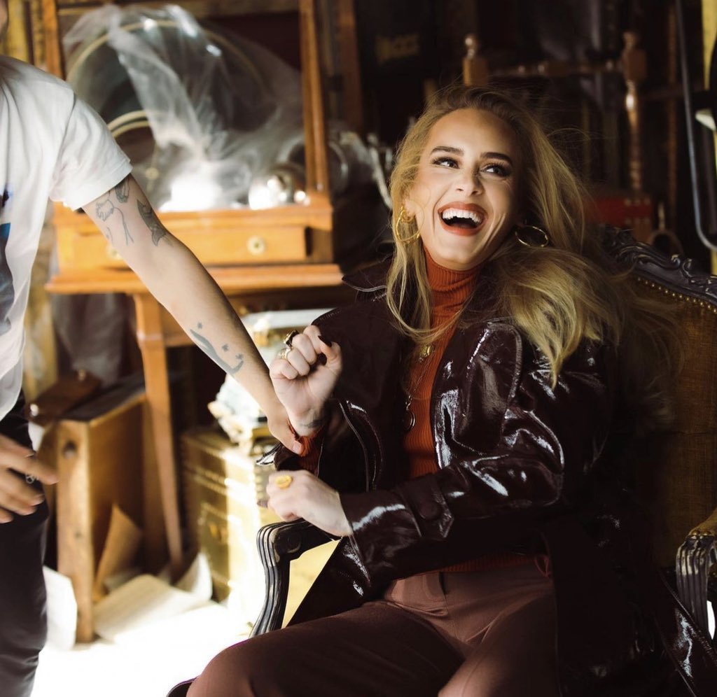 adelefansph's tweet photo. Poland 🇵🇱 Apple Music — Songs:

#1. "#EasyOnMe ￼" [+3]

— 111 #1's on Apple Music around the world.

@Adele's "Easy On Me" extends its record as the song with the most #1's on Apple Music HISTORY (111 #1's). #EasyOnMe ￼  #Adele30 ￼ https://t.co/kw0ye3uh3v