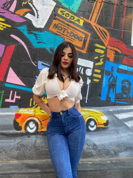 Me gustaron las dos 💕 buenos d&iacute;as! 🥶 https://t.co/ZBkVqtKmUh<a href="/tag/nuevafotodeperfil"class="tags"><span>#nuevafotodeperfil</span></a>