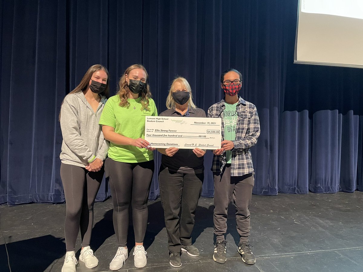 <a href="/LHS_Stu_co/">Mrs. Kupchek</a> was able to finally give <a href="/elliestrongIL/">Elliestrong</a> our donation from the Spirit Links from Homecoming. So happy to help out such an amazing organization 💚<a href="/LHS210principal/">Eric Michaelsen</a>