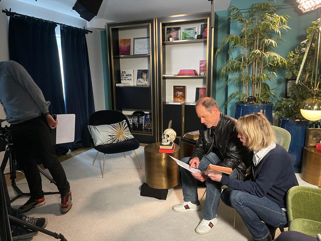 Bernard_Minier's tweet photo. En plein tournage, j'ai hâte de vous en dire plus !
@ArtistAcademy_ https://t.co/4Ly6B7utc3
