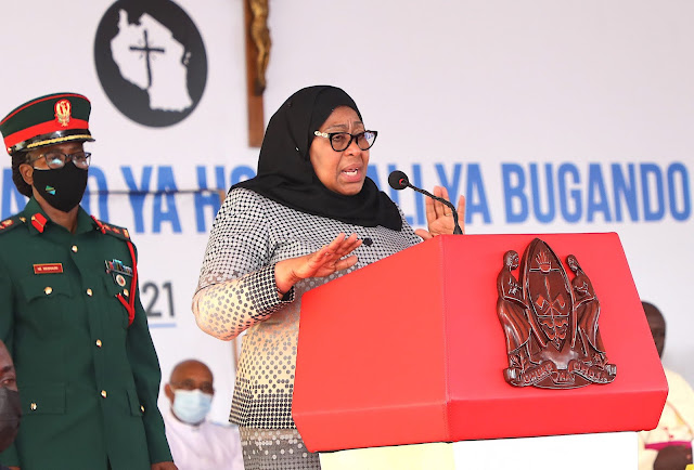 EmbacubaTzania's tweet photo. Presidenta tanzana Excma. Sra. Suluhu Hassan, resalta el estado de las relaciones entre #Cuba y #Tanzania al resumir el Acto por el 50 Aniv. de la fundación del Hospital #Bugando. Aseveró que se sustentan en una hermandad sincera #CubaVive @CubaMINREX @AnaFlav70756274 https://t.co/ncpFXygR5B