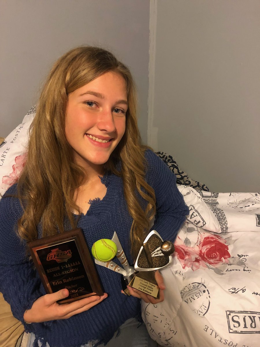 Congrats to another one of our very own FRESHMEN, Erin Robinson. Erin received FIRST team all region only as a freshman for Coffee County! She is a stud and you do not want to miss out on this kid! Congrats, Erin Robinson! Can’t wait to watch you continue to dominate!🔥🥎♥️