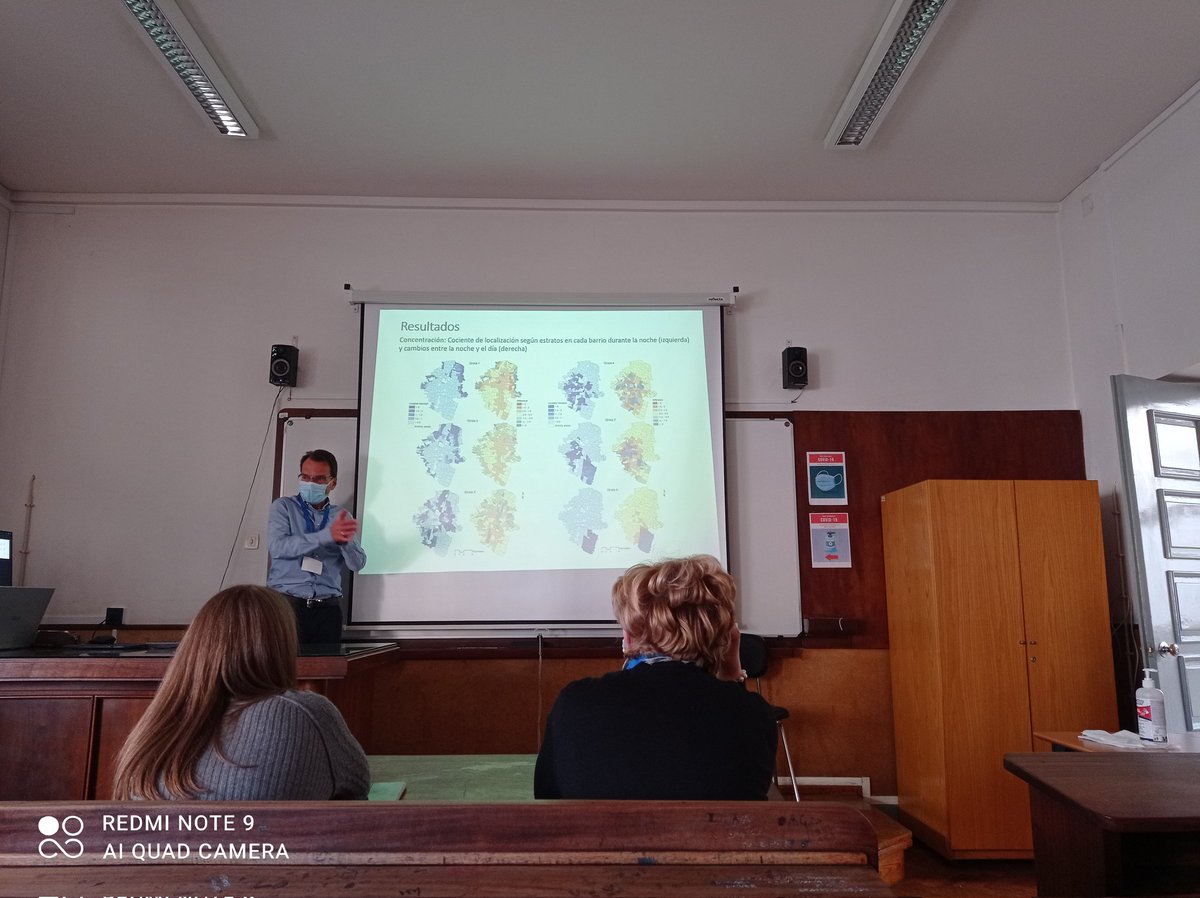 amcondeco's tweet photo. Datos de teléfonos móbiles para el estudio de la segregación espacial en la ciudad de Medellín (Colombia). Javier Gutiérrez en el Congreso de la Geografía Portuguesa @tGIS_ucm  @brjmoez @UCMGeo https://t.co/Nanc7Zn4x8