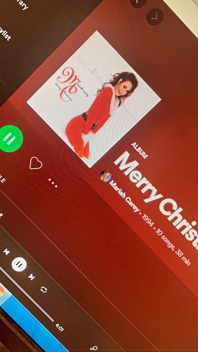 MissMurphyMods's tweet photo. Another busy week at an end already! Topped off nicely by the first Christmas song of the year… blame the S1s! #socialsubjects #christmas https://t.co/iqnLuPpX1E