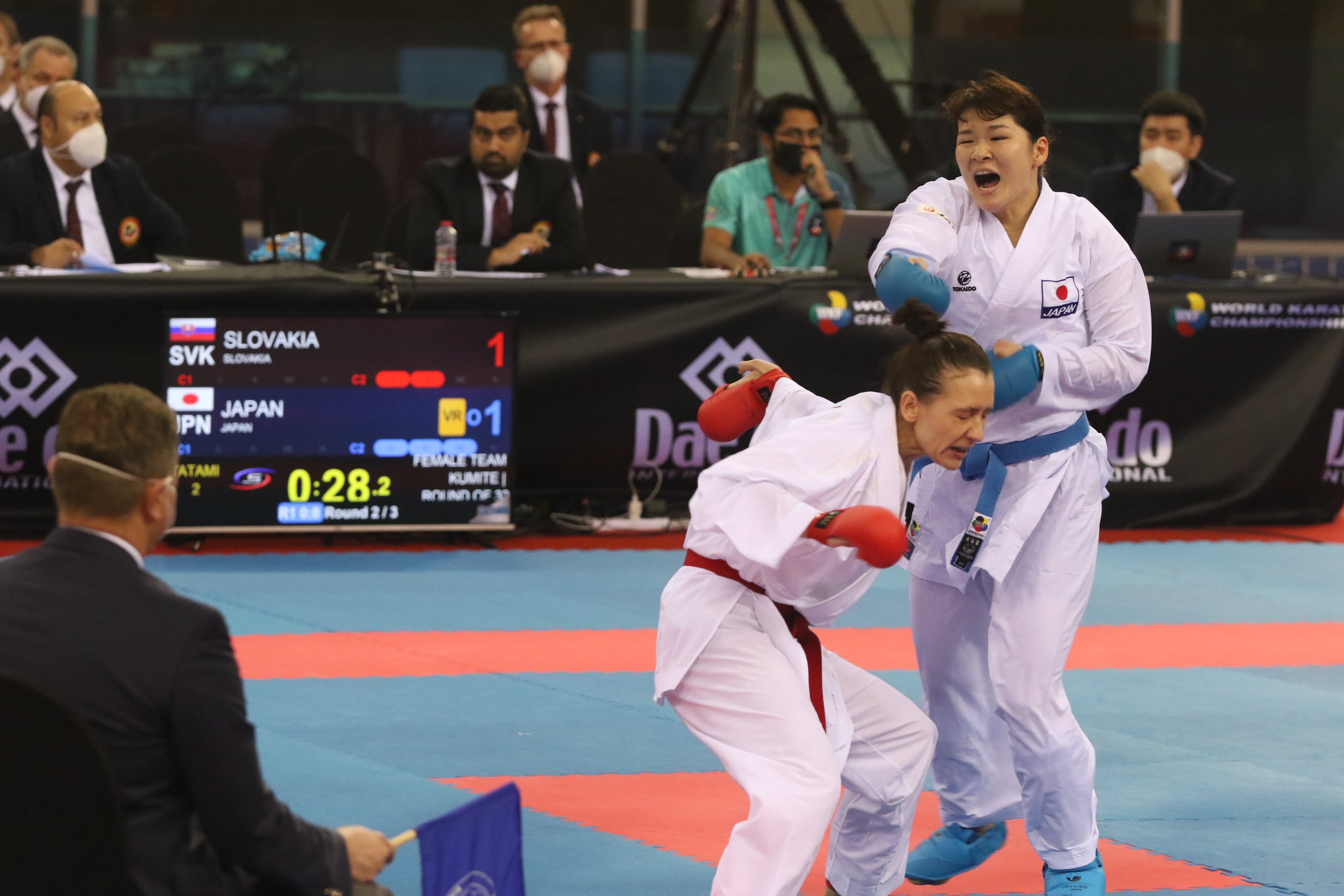全日本空手道連盟 公式アカウント 世界選手権 日本チーム ３位決定戦へ進出 女子団体組手 齊藤綾夏 杉本りさ 永井カンナ 嶋田さらら １回戦シード ２回戦vsスロバキア ２ー０勝 ３回戦vsドイツ ２ー０勝 ４回戦vsトルコ ２ー１勝