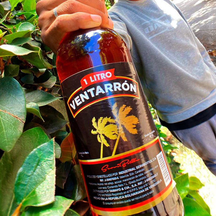 RonVentarron's tweet photo. Salú porque ¡Hoy se bebe! 🔥🥃

En casa, con los panas, con la familia, con tu jev@, con el pana de otro pana, con el cacho, con el perro, con quien tu quieras, pero no dejes pasar este día para vacilar ¿Activo? 😏 #Viernes #Venezuela https://t.co/1ofNn8XNDO
