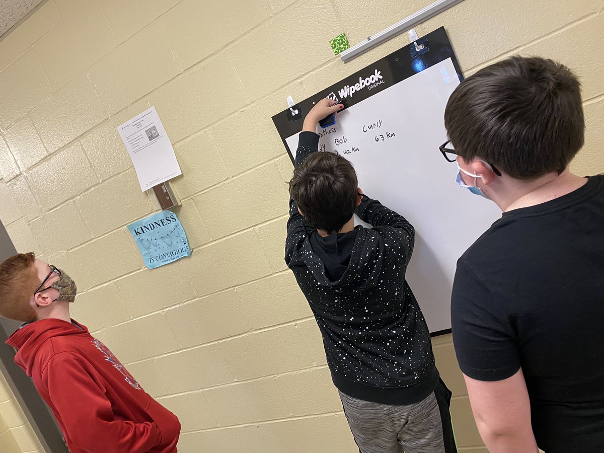 MrsRMahoney's tweet image. Creating thinking happening this morning….#verticalsurface #thinkingclassroom