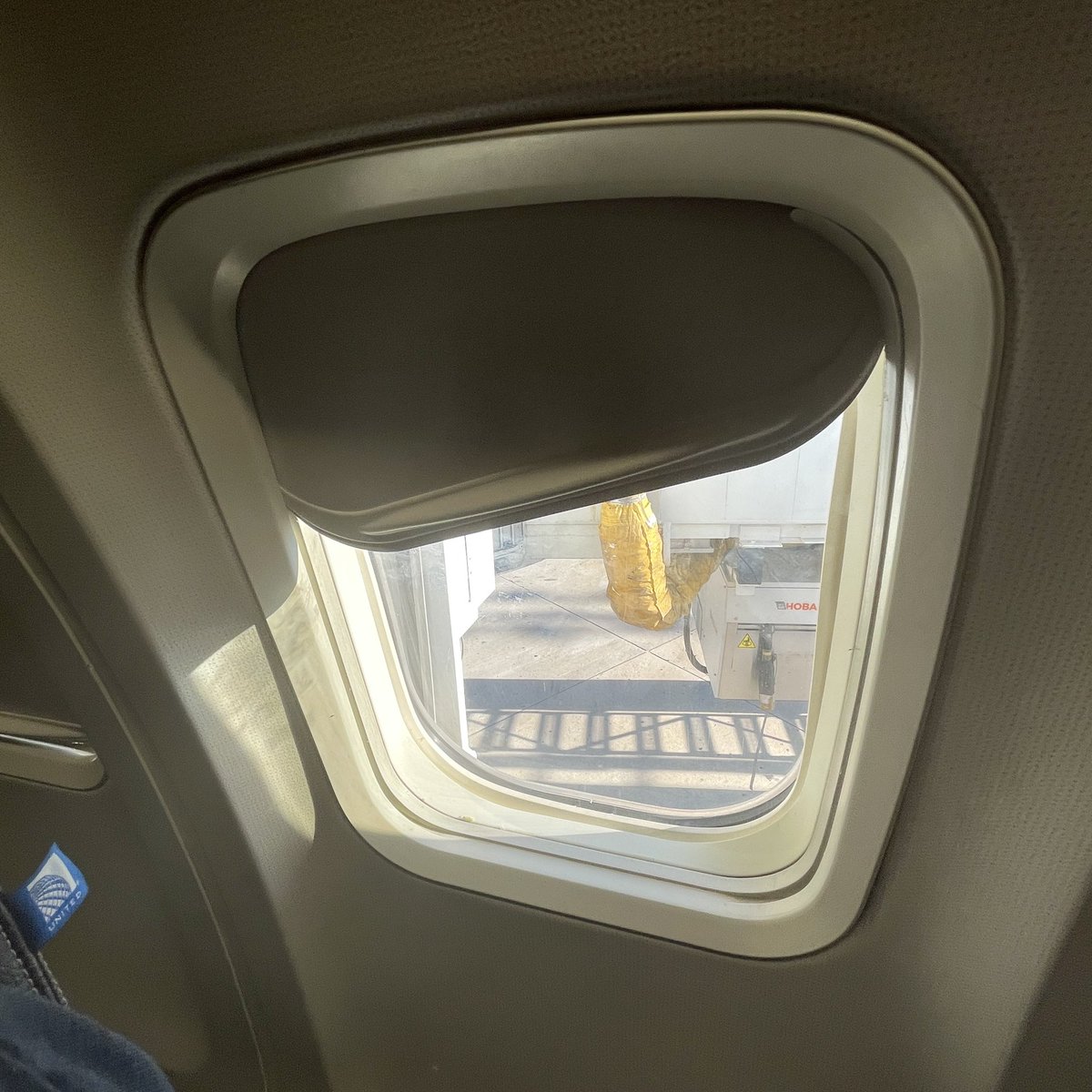 JeffreyLustick's tweet photo. Really @united?

The problem. The solution. 

#UAL, with aircraft maintenance, not even the little things should be overlooked. 

I wonder what else is wrong with this B753 today? 

UAL 611 to LAS.
5A. Seat 4A has the same exact problem.

#squawks #squawkdirtytome #unitedairlines https://t.co/0FKKxFVGRm